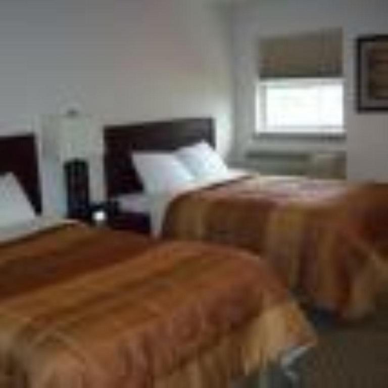 Price Pointe Inn Вокеша Екстер'єр фото